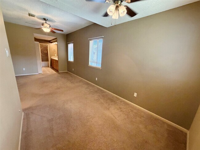 Building Photo - 13323 Wells River Dr