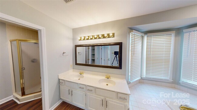 Building Photo - 414 Clarkson Green St