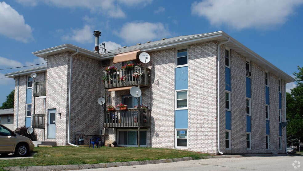 Building Photo - 1114 SE Belmont Dr