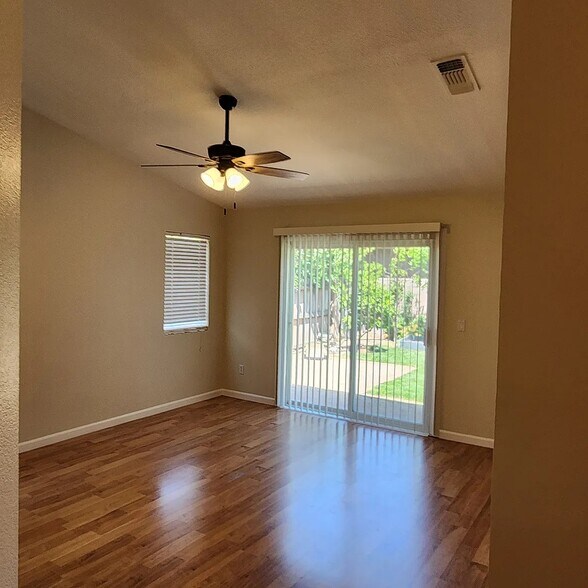 Building Photo - 9919 Tarzo Way