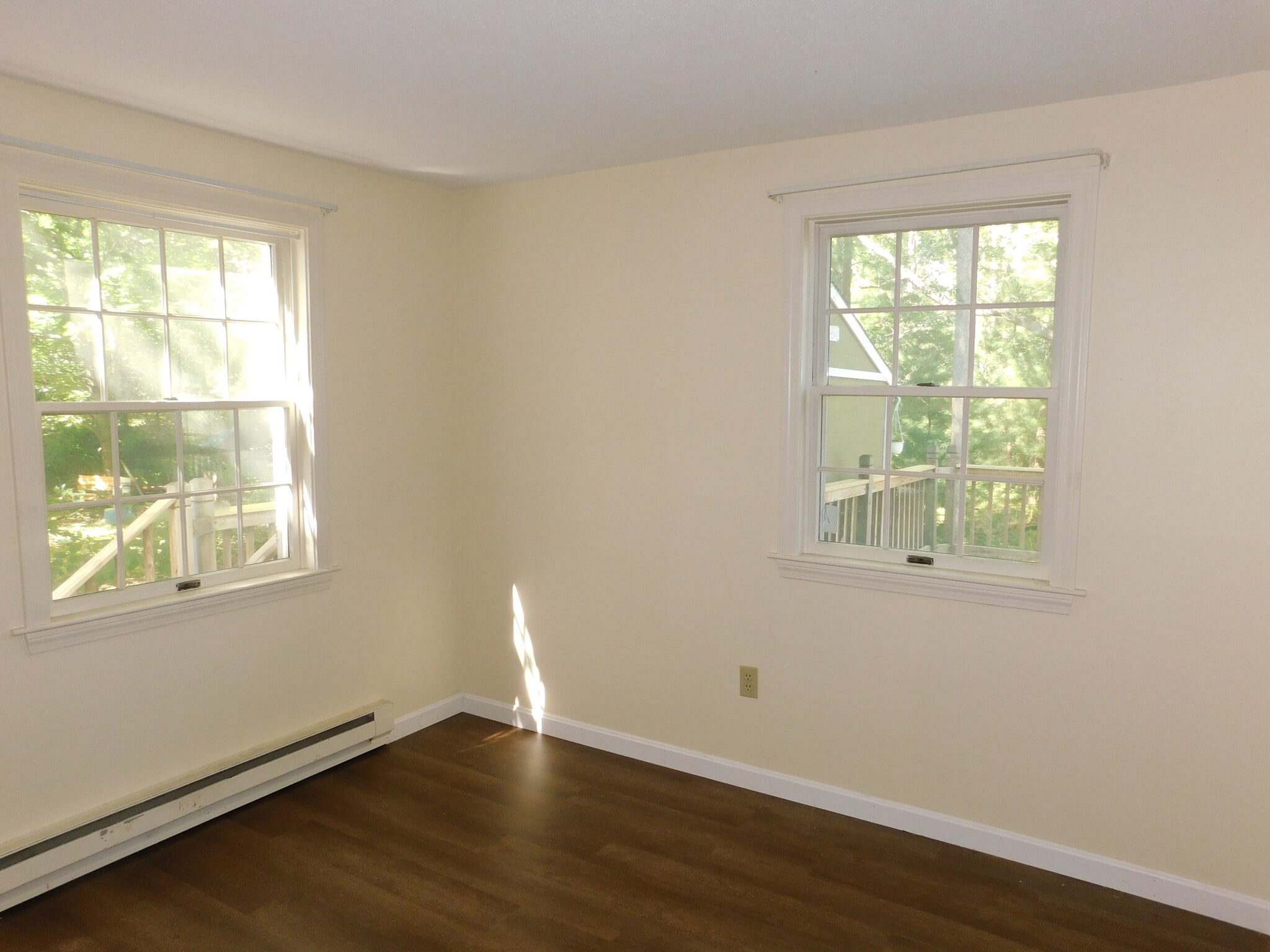 Building Photo - 4 Willow Creek Ln