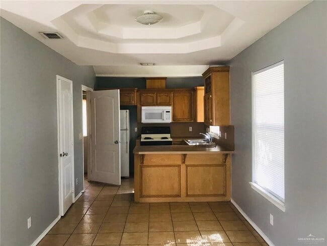 Building Photo - 15 La Mancha Dr