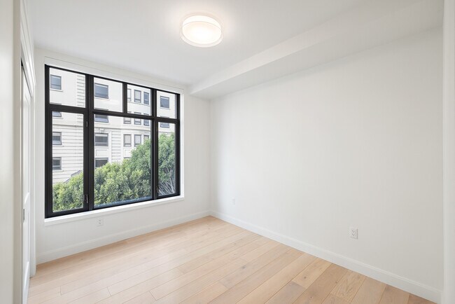 Building Photo - 875 California St