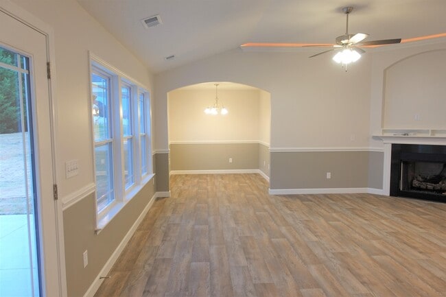 Building Photo - 755 Spartan Commodor Ln