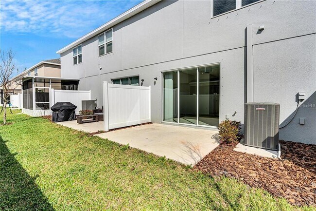 Building Photo - 6313 Willowside St