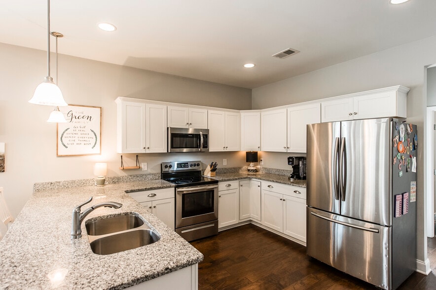 Building Photo - 1048 Westgate Dr