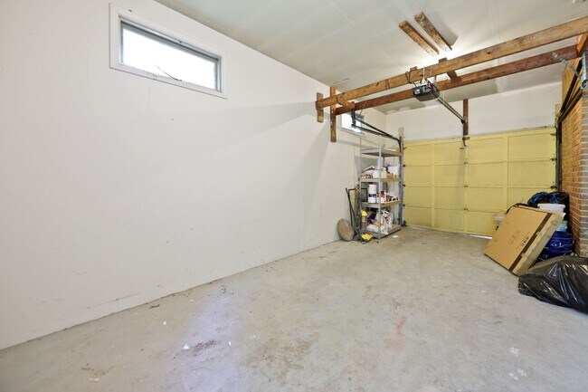 Building Photo - 3407 Batavia St