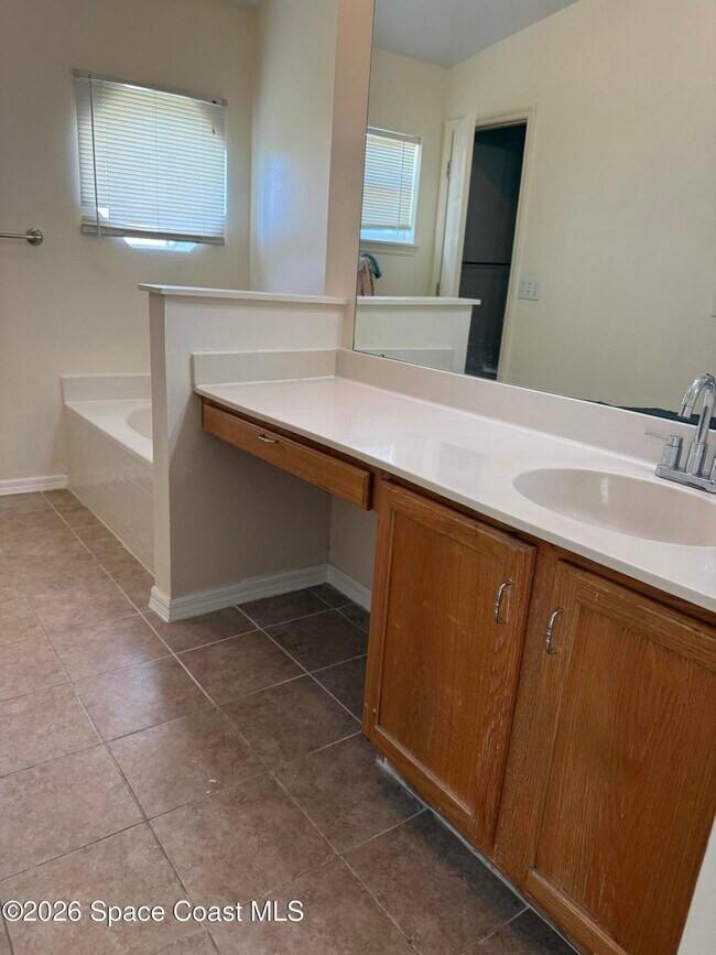 Building Photo - 1178 White Oak Cir