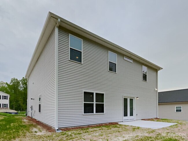 Building Photo - 3765 Streamside Dr