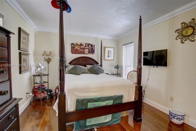 Building Photo - 5240 NE 6th Ave