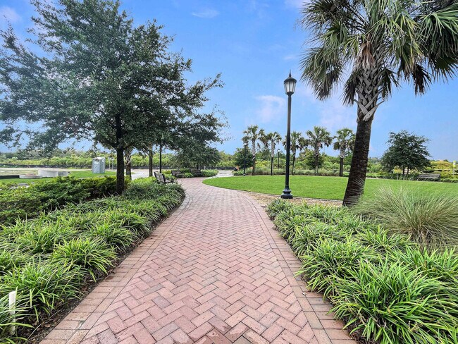 Building Photo - 401 Upper E Ave