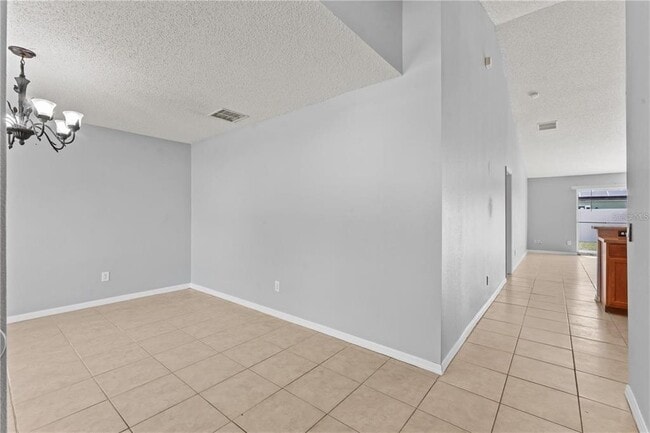 Building Photo - 408 Magpie Ct