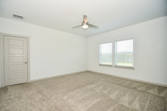 Building Photo - 8034 House bank Ln