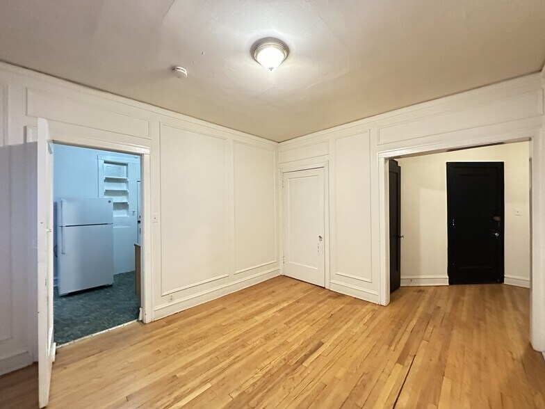 Building Photo - 1309 Oak Ave