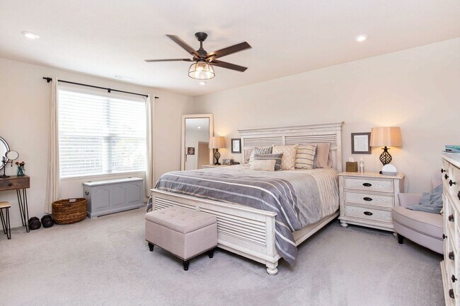 Building Photo - 6787 Oakcrest Dr