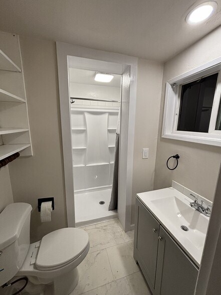 Building Photo - 1137 NW Dixon St