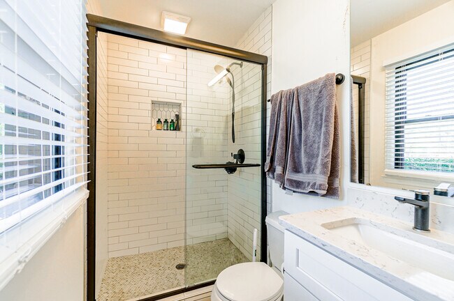 Lower Level Bathroom - 5321 Providence Rd