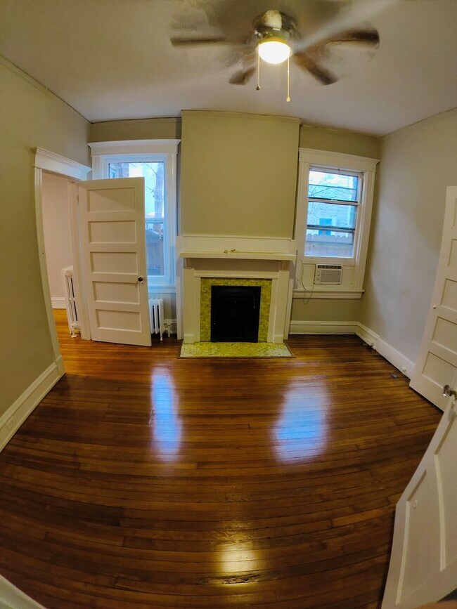 Building Photo - FLOY1614