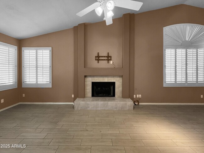 Building Photo - 1624 W South Fork Dr