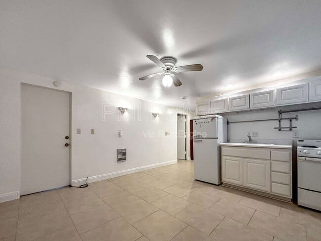 Building Photo - 26 69th Pl