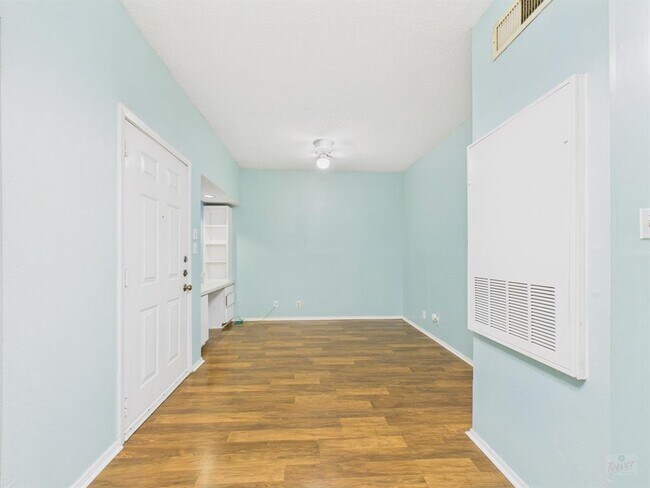 Building Photo - 3316 Guadalupe St