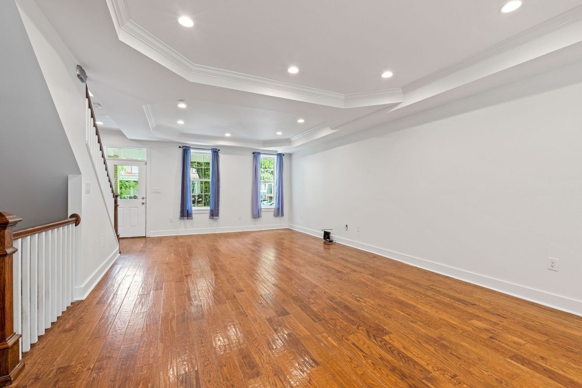Building Photo - 1110 Orren St NE