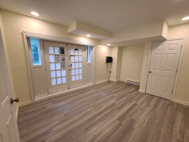 Building Photo - 415 N Glenburnie Rd