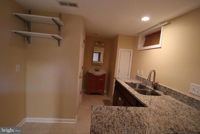 Building Photo - 4006 Buckman Rd