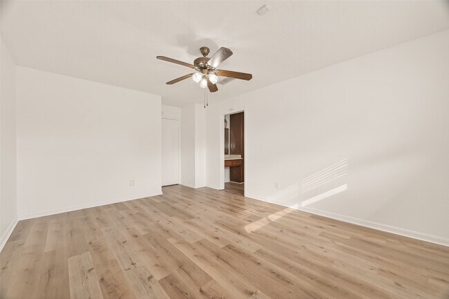 Building Photo - 13335 Trompilla Ln