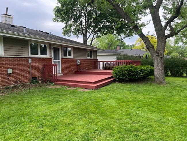 Building Photo - 1520 N Fernandez Pl