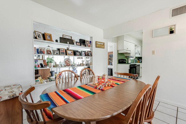 Building Photo - 359 Langton Dr