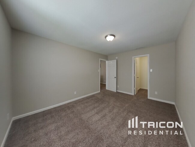 Building Photo - 3032 W Longbranch Dr