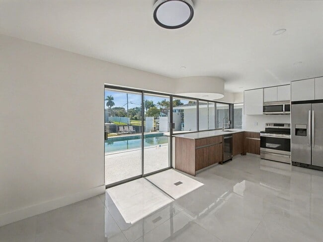 Building Photo - 1940 NW 32nd St