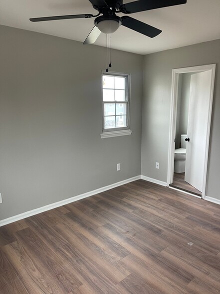 Building Photo - 22 Forest Creek Dr