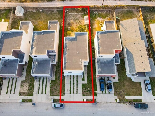 Building Photo - 28 Shalom Dr