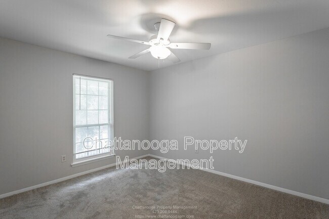 Building Photo - 900 Mountain Creek Rd