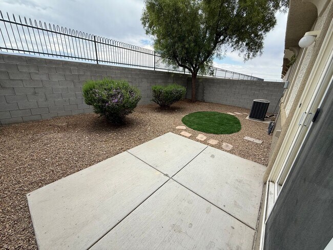 Building Photo - DESERT PINES GATED COMMUNITY!