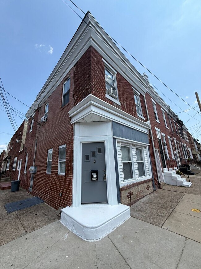 Primary Photo - MONMOUTH_2633