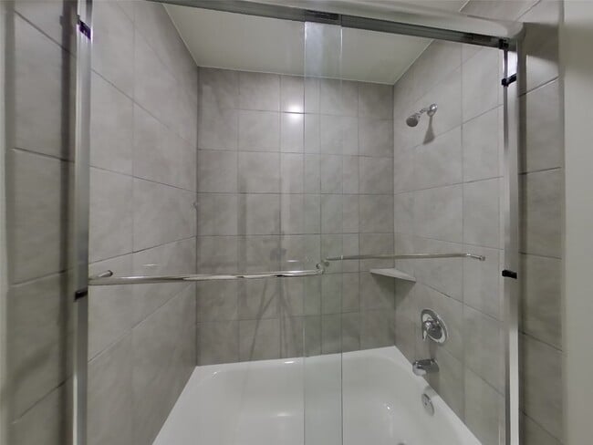 Building Photo - 9835 Willow Creek Commerce Dr