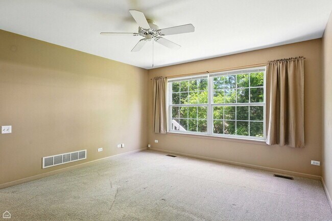 Building Photo - 223 Mistwood Ln