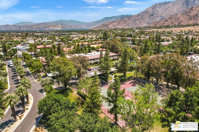 Building Photo - 575 N Villa Ct