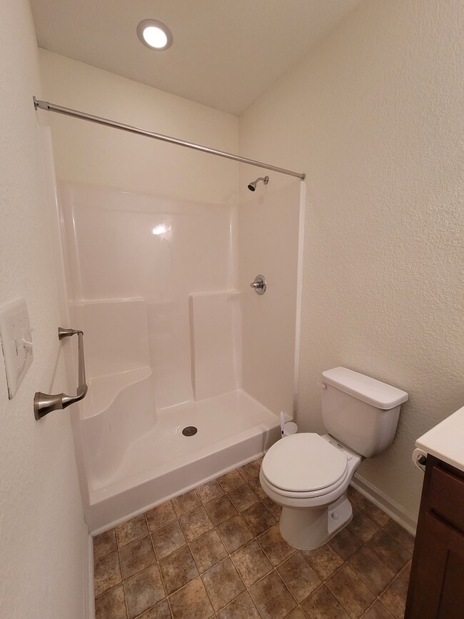 Building Photo - 4969 Almandine Ave