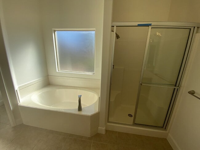 Building Photo - Charming 3-bedroom, 2-bathroom residence in Sagewood at Seven Hills