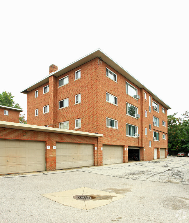 Building Photo - The Fairview Park Apartments