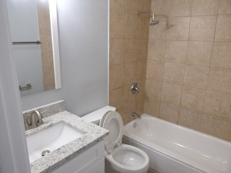 Building Photo - 305 Four Winds Way