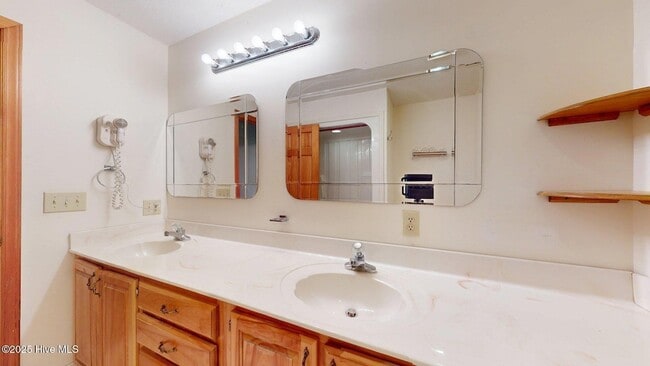 Building Photo - 1236 Rays Bridge Rd