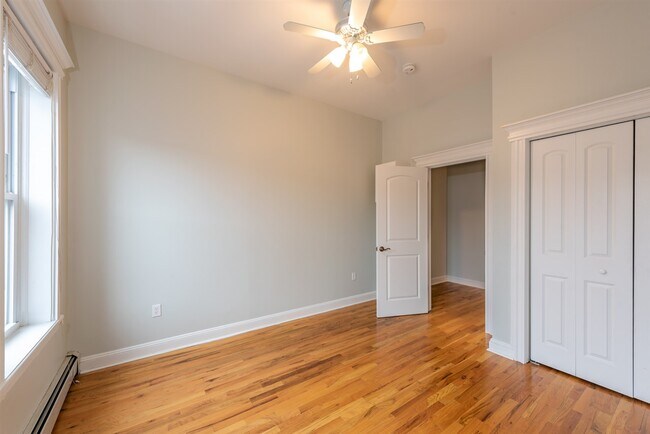 Building Photo - 349 7th St