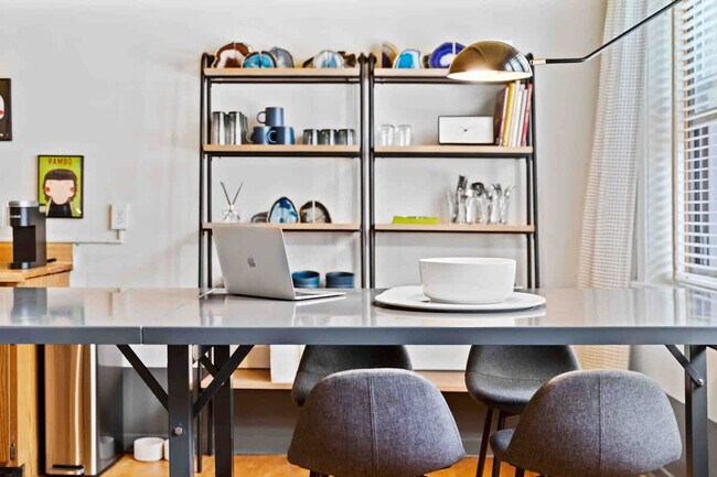 Building Photo - 3536 N Racine Ave