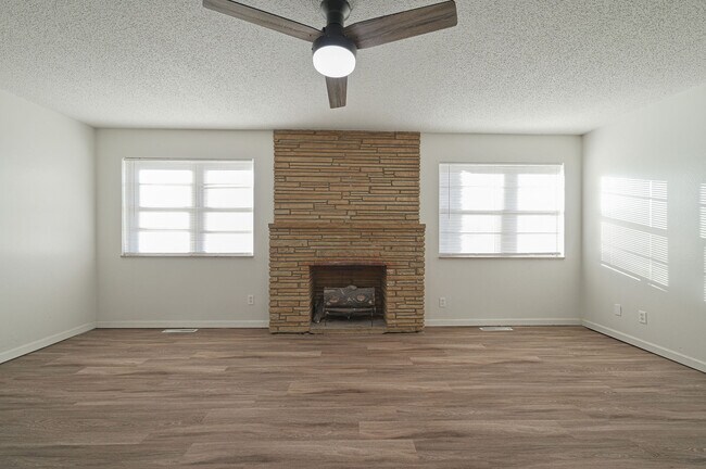 Building Photo - 4800 Spencer Rd