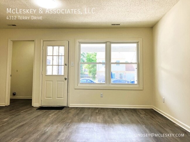 Building Photo - 4312 Terry Dr